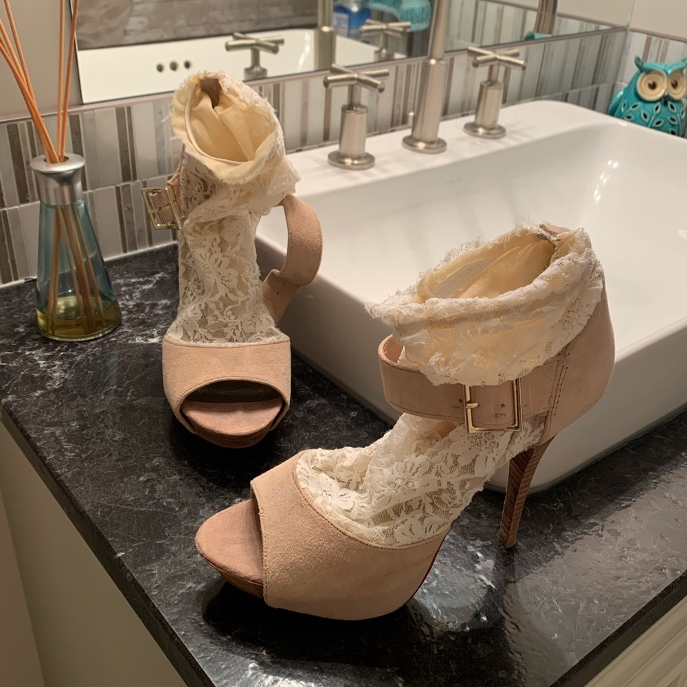 Betsy Johnson sexy Pump